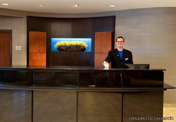 Отель Courtyard By Marriott Madison East Экстерьер фото